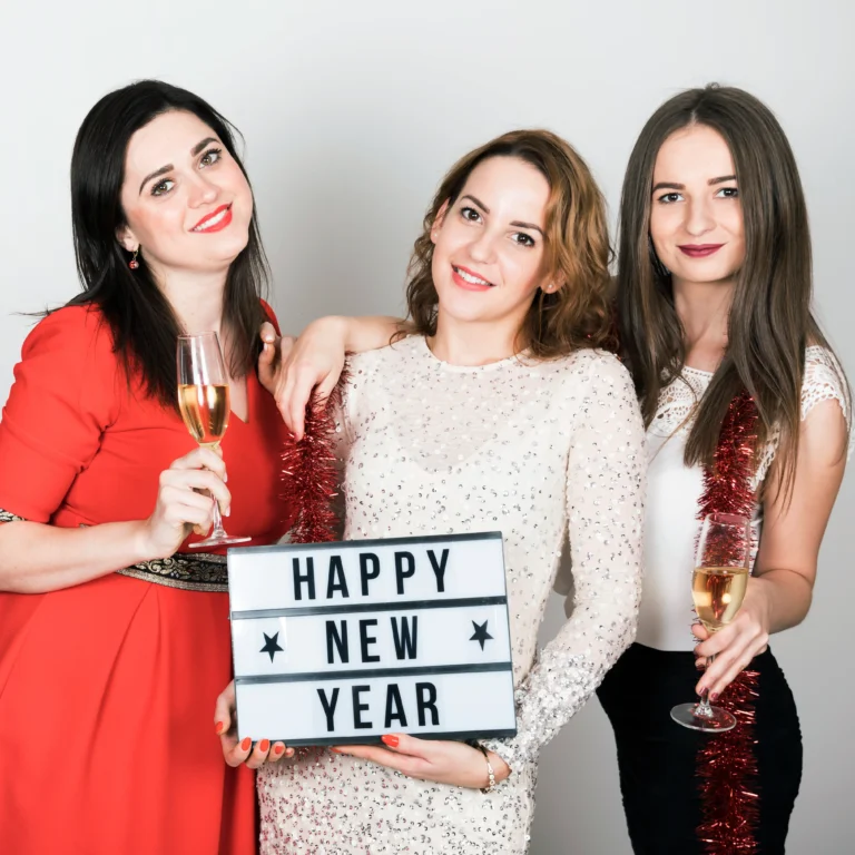 23 Stunning New Year’s Eve Outfit Ideas for Women