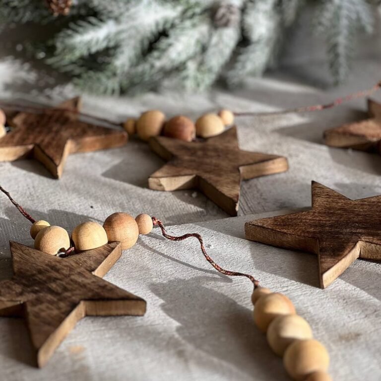 23 Unique Christmas Wood Crafts to Create and Sell